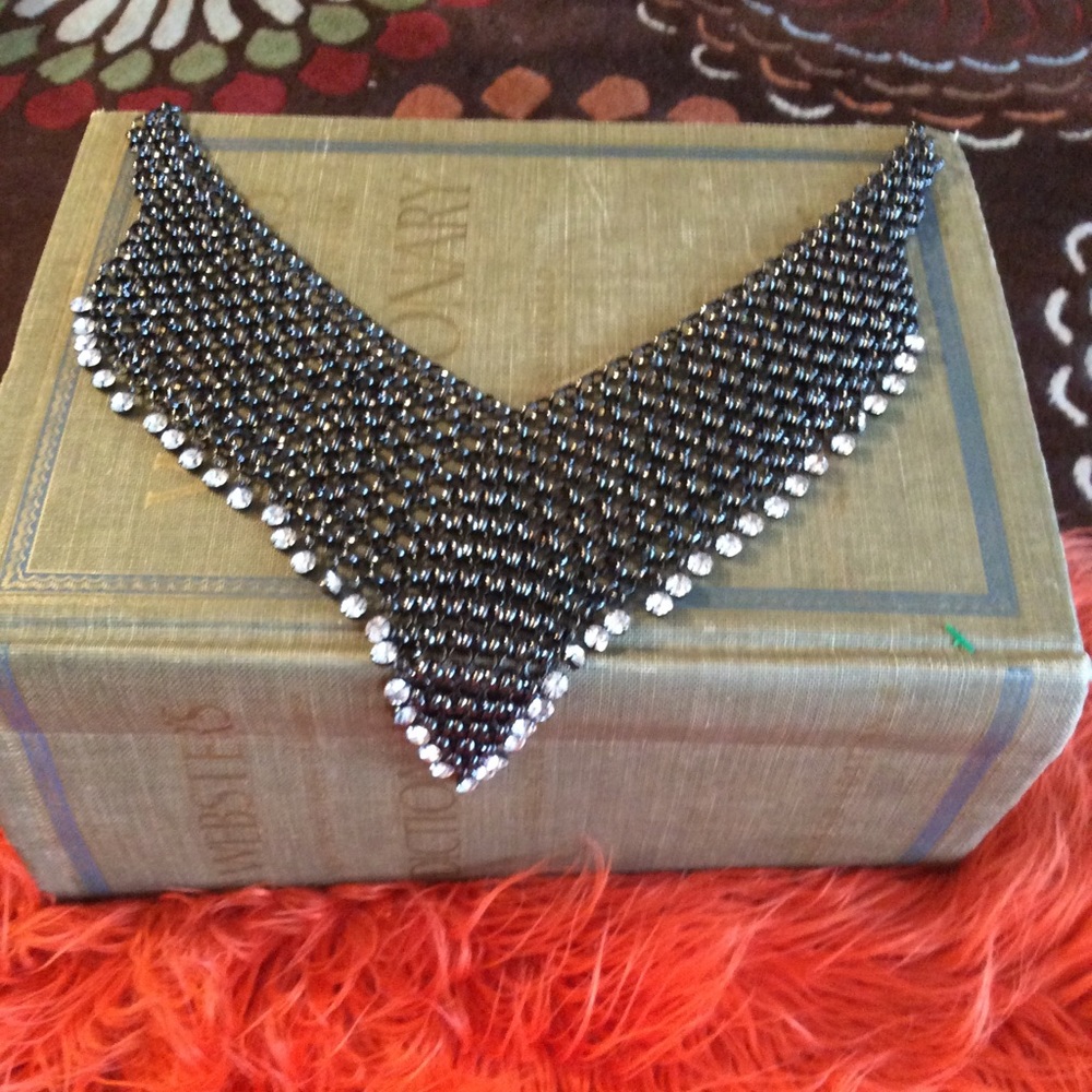 Meshed chain Linked w Rhinestone Necklace